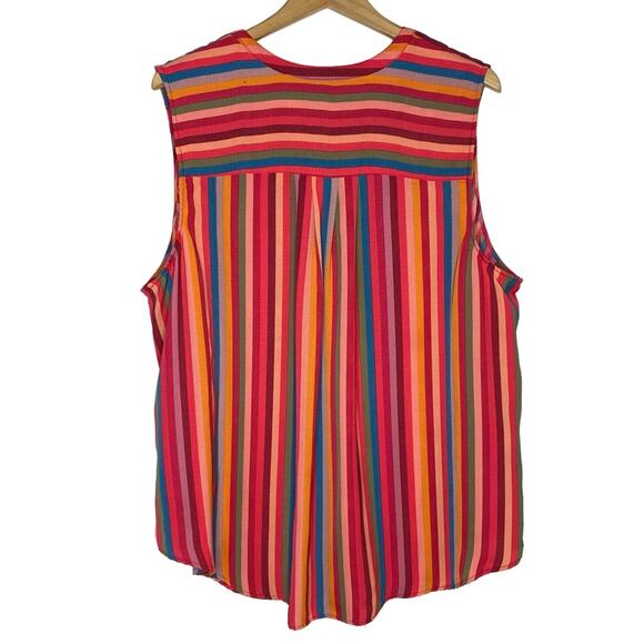 Torrid Harper Gauze Button-Front Sleeveless Blouse - Picture 4 of 9